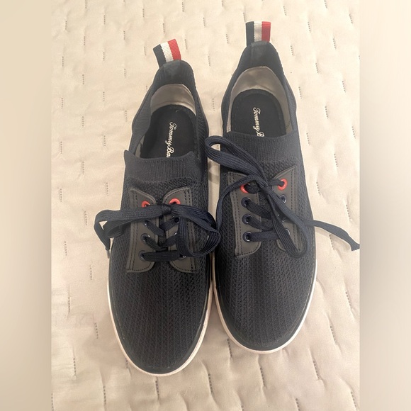 Tommy Bahama Shoes - SNEAKERS- Tommy Bahama women’s size 9 1/2 navy blue